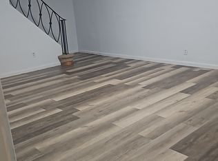 (Undisclosed Address), Mineola, NY 11501