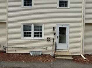 45 Olde Country Village Rd, Londonderry, NH 03053