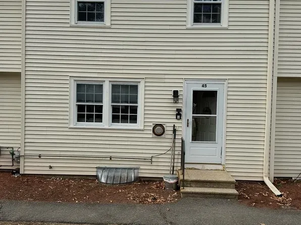 45 Olde Country Village Road, Londonderry, NH 03053