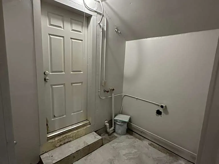 344 E Woodrow Pl — Photo 11