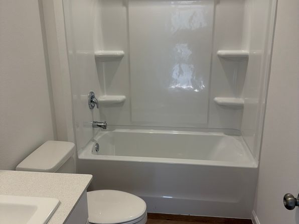 80 Bay Springs Blvd #90