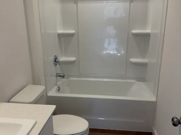 80 Bay Springs Blvd #90, Defuniak Springs, FL 32435