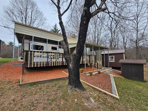 147 End Of The Ln, Galax, VA 24333