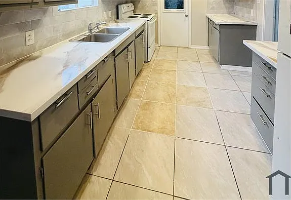 20962 Gribben Ave — Photo 5