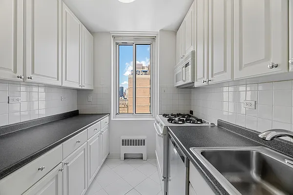 Rented by Level Group | media 5