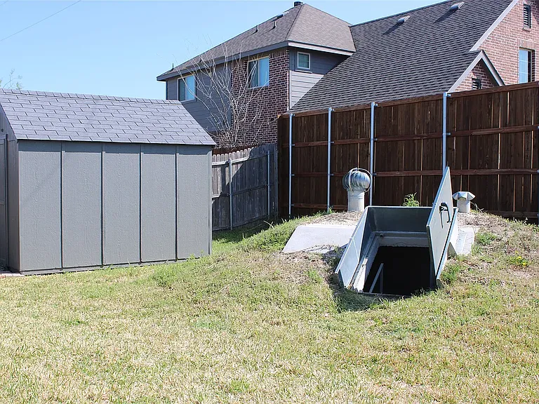 518 Morningside Ct — Photo 17