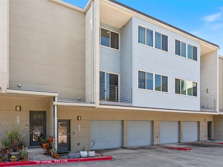 604 N Bluff Dr #225 — Photo 38