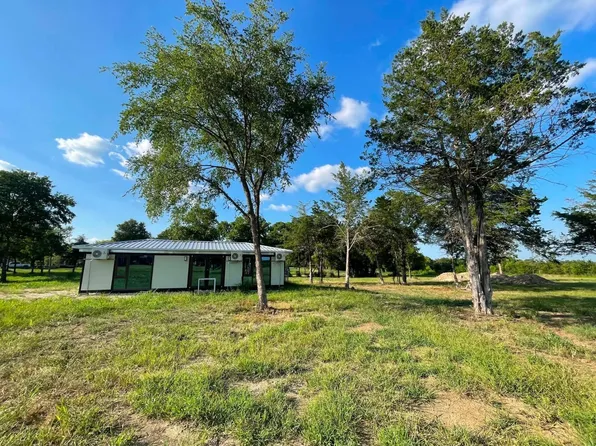 1316 E Titus St, Mexia, TX 76667