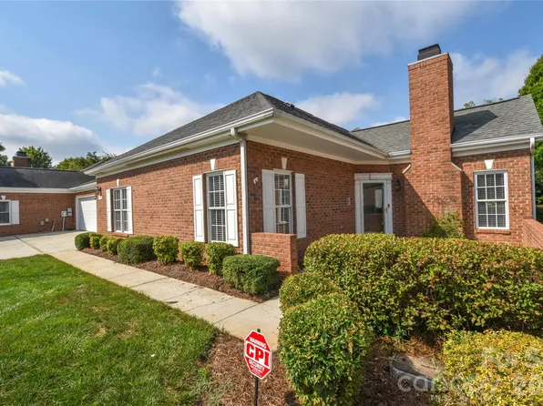 8332 Highland Glen Dr, Charlotte, NC 28269