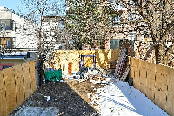 Rented by America Realty LLC | media 30