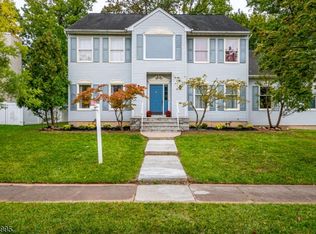 291 McKinley Ave, Edison, NJ 08820