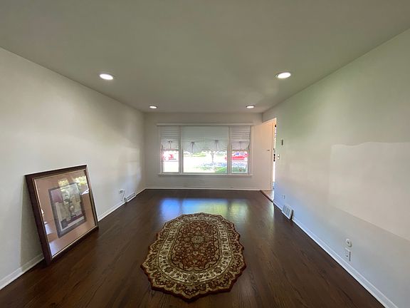 4th image of 9609 S California Ave