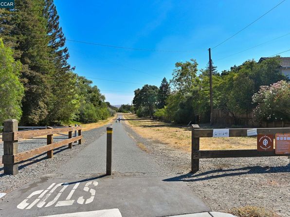 3044 Santa Maria Dr, Concord, CA 94518