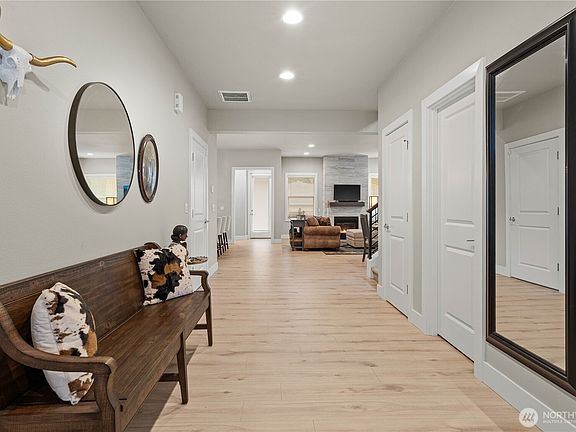 4th image of 11007 71st Avenue Ct E
