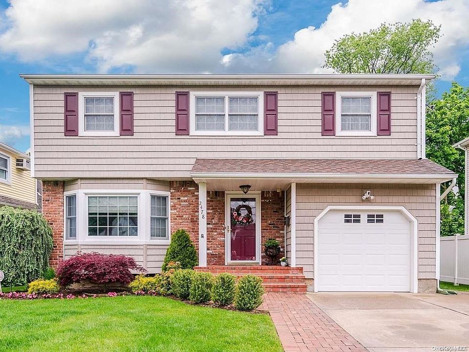 1st image of 2478 Rockville Centre Parkway