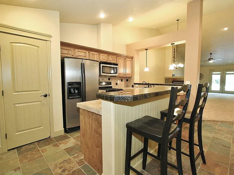 2586 S Gatewood Ln — Photo 9