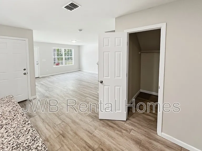 1209 Ellis Rd S — Photo 7