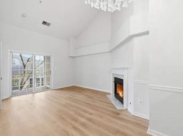 8183 Carnegie Hall Ct APT 409, Vienna, VA 22180