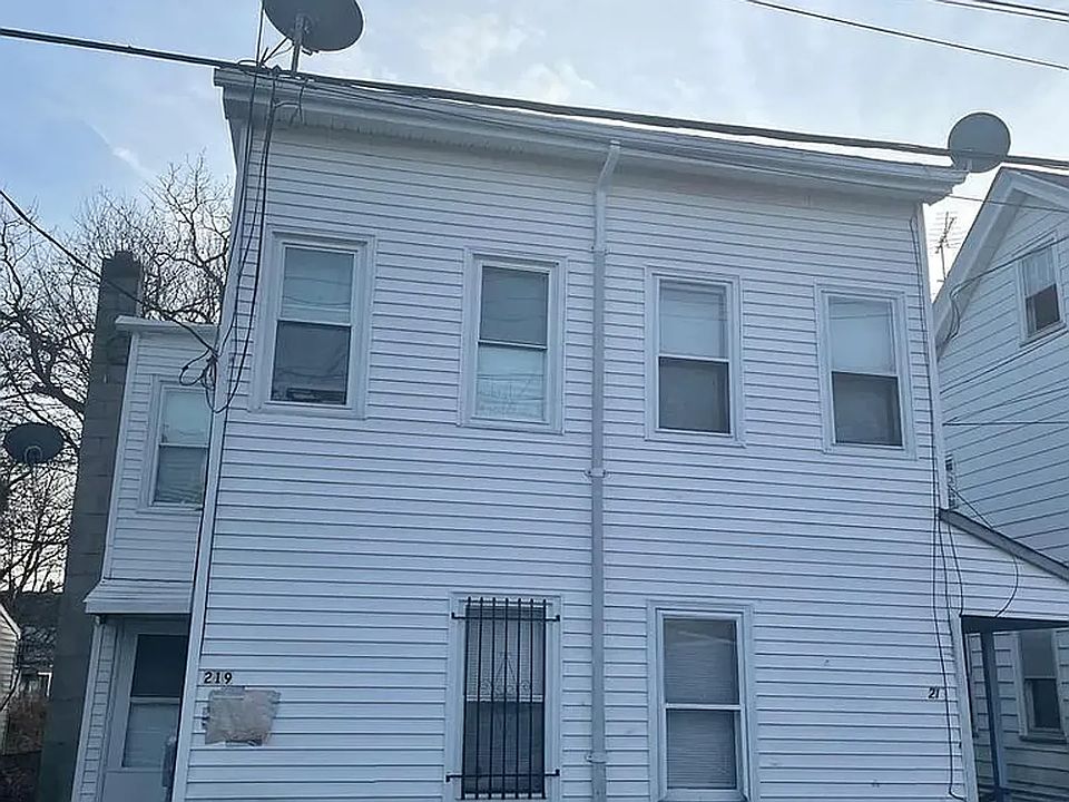 1st image of 217-219 Church St #217