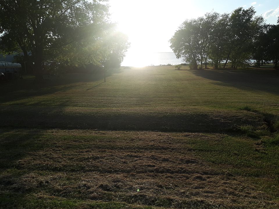 1st image of 686 Tawakoni Dr
