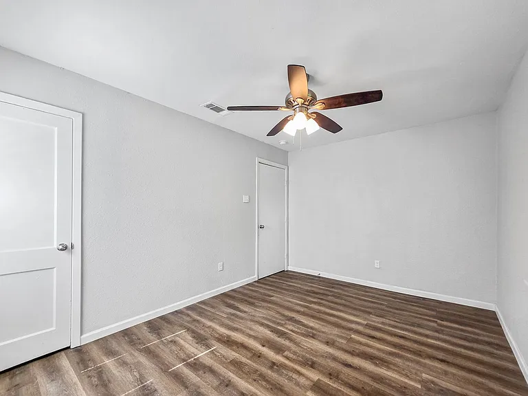 2035 San Francisco Dr — Photo 7