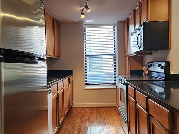5th image of 5518 Waterman Blvd