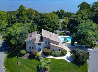 7 Treeline Ter, Nyack, NY