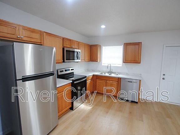 2nd image of 5621 Overlook Dr E