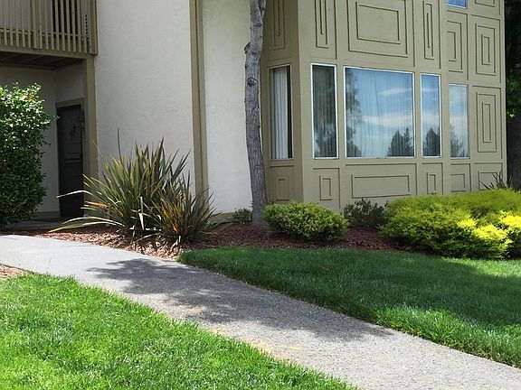 2nd image of 8017 Pinot Noir Ct