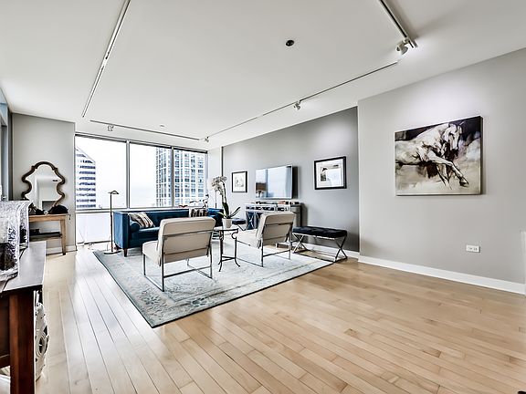 5th image of 8 E Randolph St Unit 3303