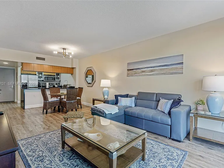 1750 N Bayshore Dr #1405 — Photo 4