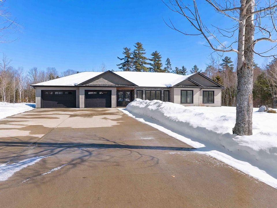 1st image of 472 Alexander Mackenzie Rd