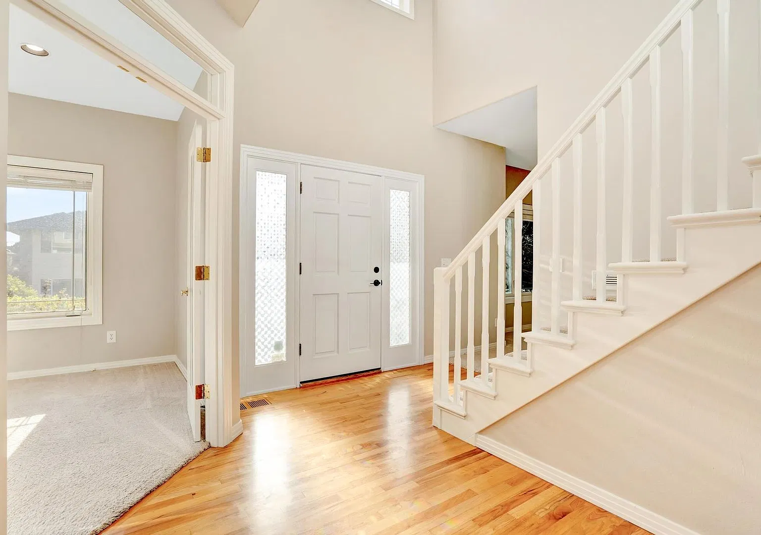 Spacious 4-bdr/2.5-bath custom home. 3-car garage, fenced yard, lots of recent updates! — Photo 3