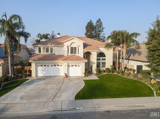 10906 Rosslyn Ln, Bakersfield, CA