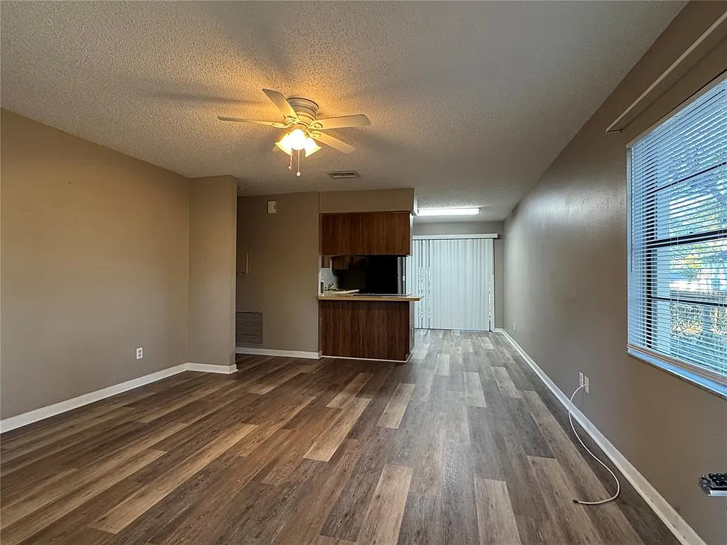 2 bed, 1.0 bath, 840 sqft, $1,500 — Photo 2