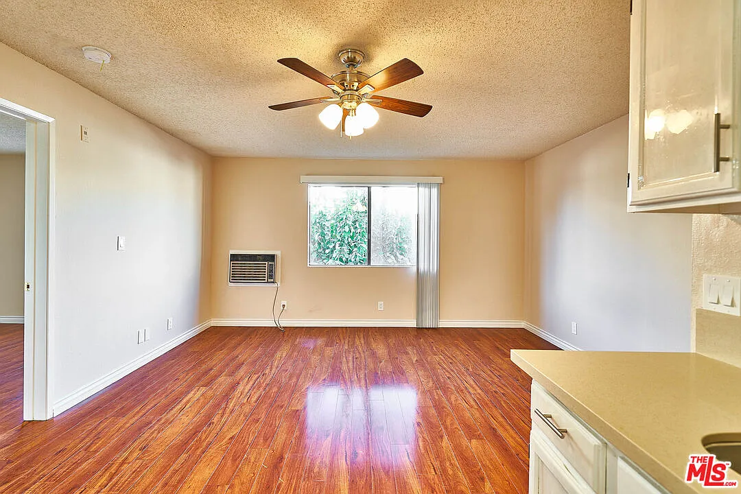 2 bed, 2.0 bath, 1000 sqft, $2,500 — Photo 4