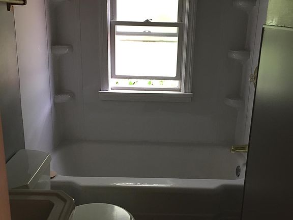 1st floor bathroom