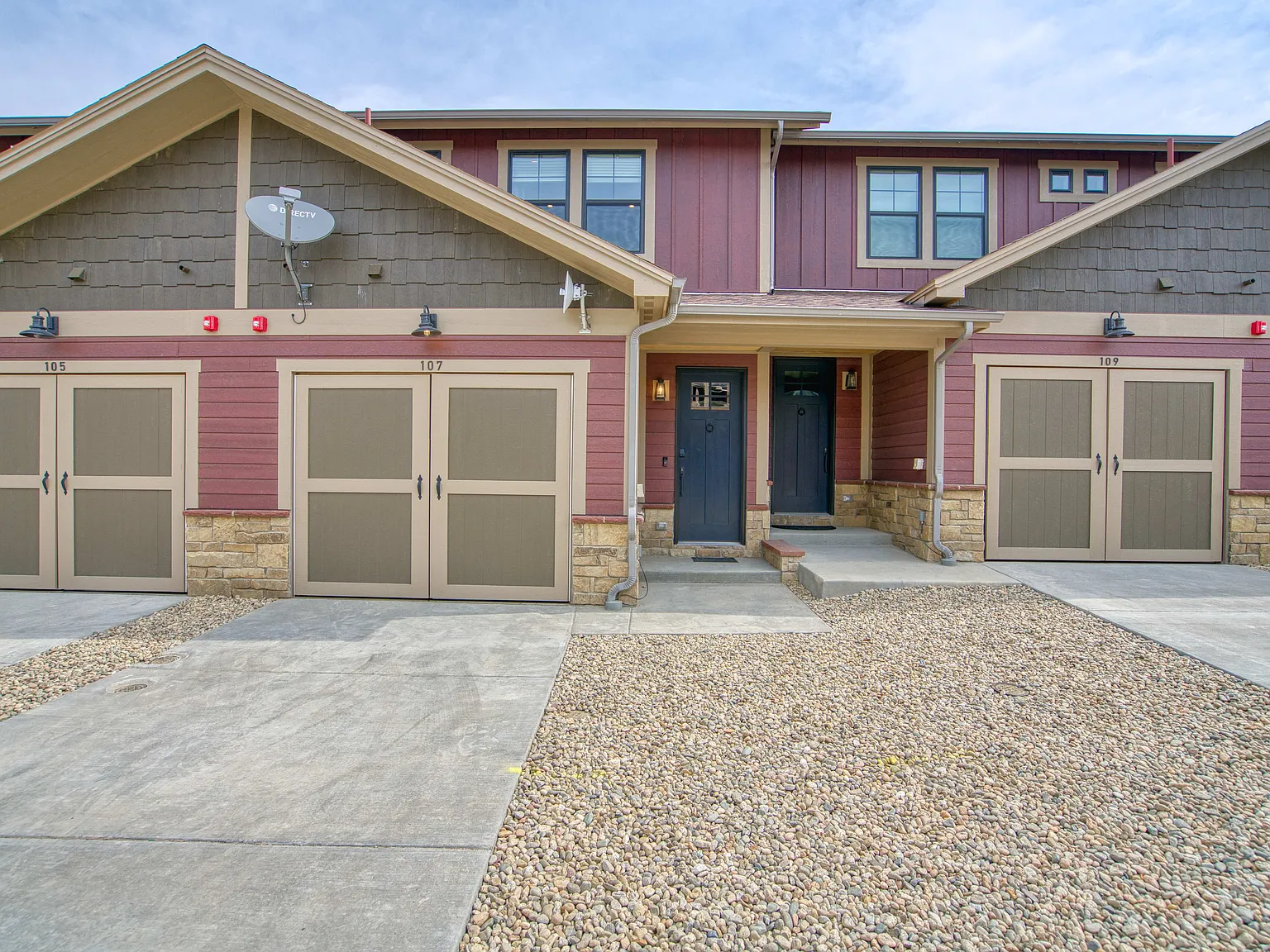 3 bed, 1448 sqft, $3,200 — Photo 2