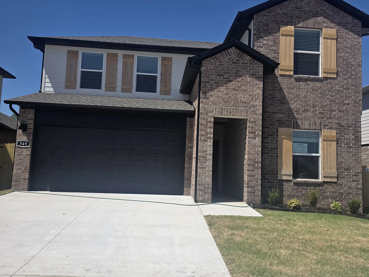 4 bed, 2313 sqft, $2,800 — Photo 1