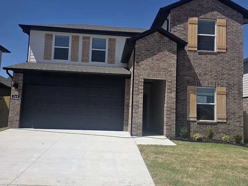 549 S Neon Ave