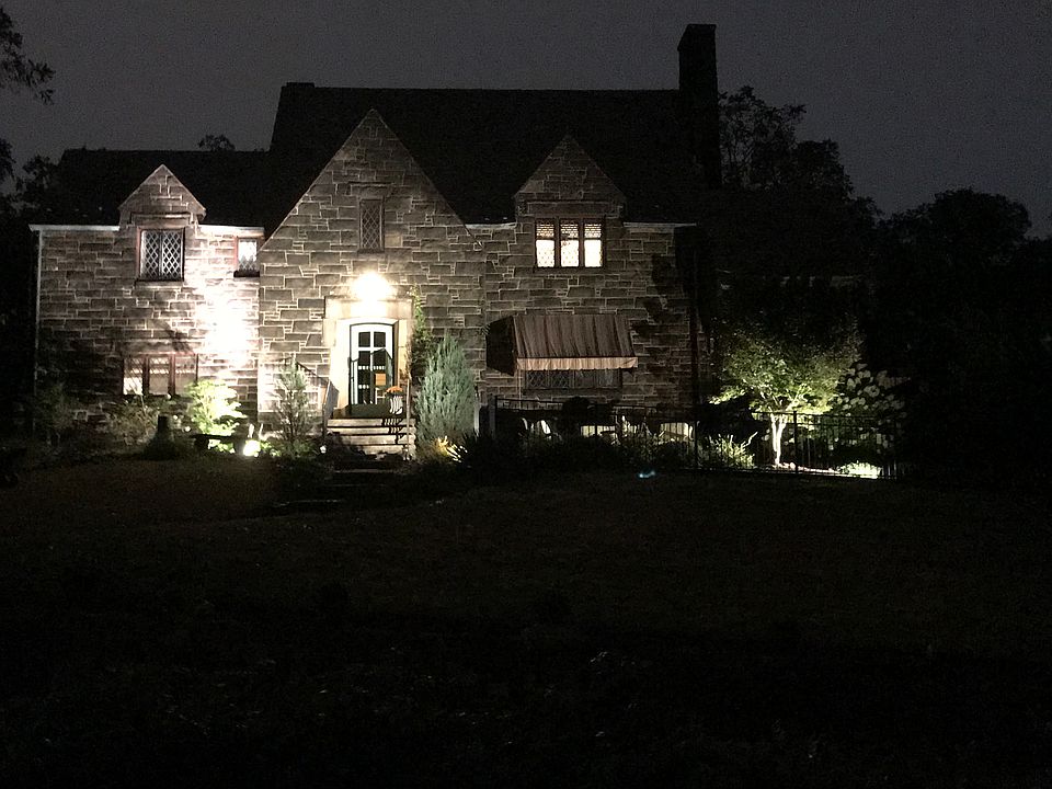 2nd image of 1709 Barr Ave