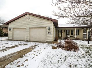 1333 Meadowview Dr, Decatur, IL 62526