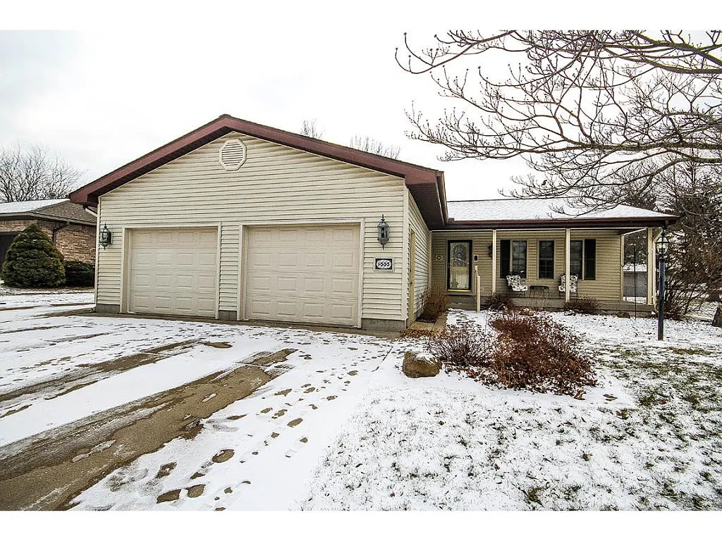 1333 Meadowview Dr photo 1