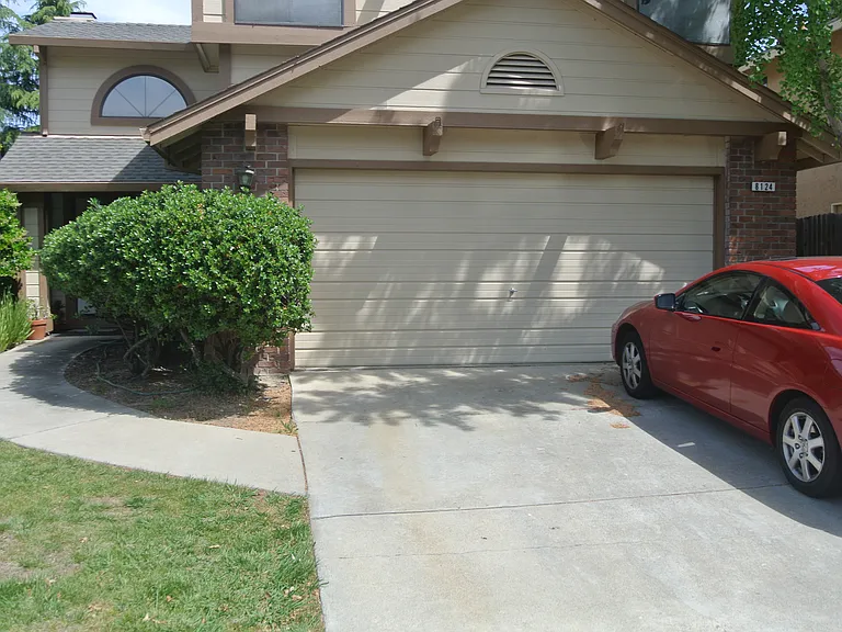 8124 Pinefield Dr — Photo 1