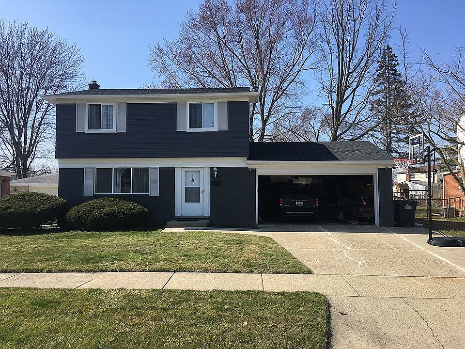2nd image of 9282 Roosevelt St