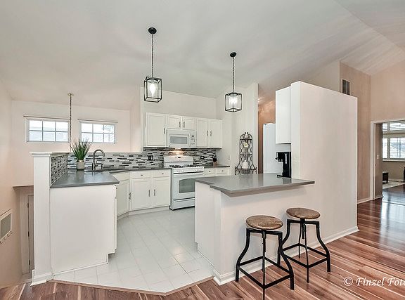 4th image of 3608 Roanoke Ave