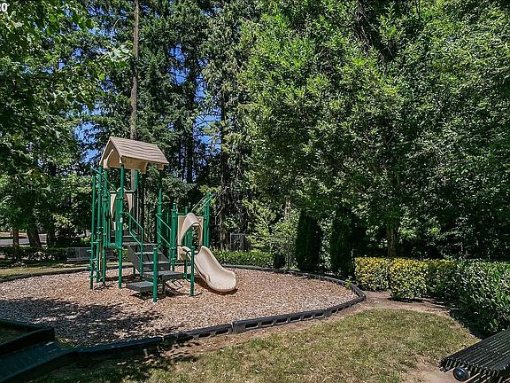 5th image of 153 NE Porto Way
