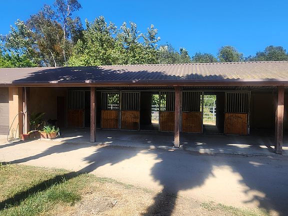 5th image of 6016 La Goleta Rd