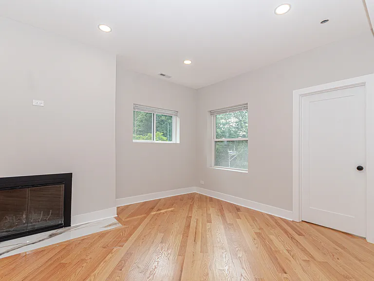 1450 W Fargo Ave #2F — Photo 17