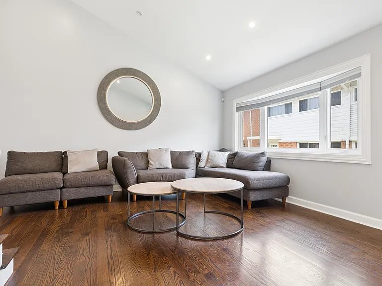 8058 W Lyons St #B — Photo 2